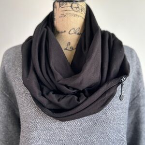 Lightweight Infinity Scarf with Zipper Pocket
